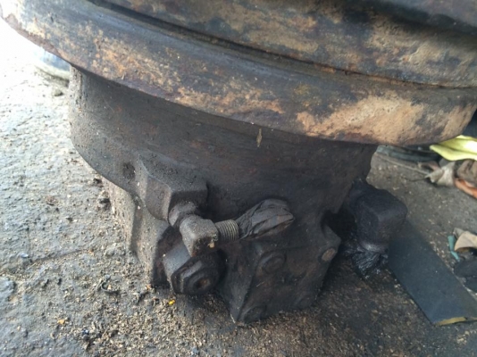 ตัวเดิน CAT E120B เก่า ราคา 50,000 บาท