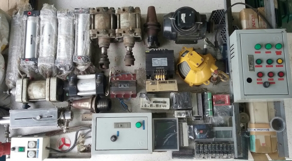 ขายเหมา 25,000 ได้สินค้าทั้งหมดตามรูป ลูกค้ามาเอาสินค้าเองที่โรงงาน ติดต่อ อนุวงค์ 083-9752712