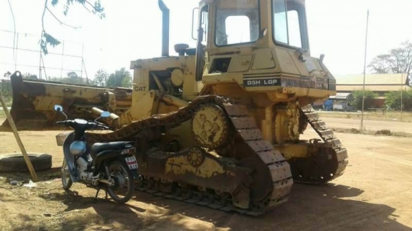 ขาย 595,000 CAT D 5 H ตีนไก่ เล่มทะเบียน เครื่องดี เกียร์แรง ช่วงล่างดี รถพร้อมใช้  รถอยู่ จ.โคราช โทร&amp;ไอดีไลน์