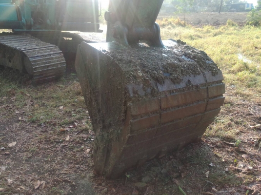 ขายรถขุดแบ็คโฮ KOBELCO SK200-8 YN 12 SUPPER สภาพดี เอกสารอินวอย 1,650,000บ. สนใจ 0835601591 หรือ 0903494058