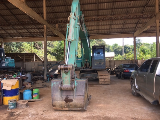 รถแบคโฮ KOBELCO SK200 M8 (YN 11) รถแบคโฮ KOBELCO SK200 M8 (YN 11)