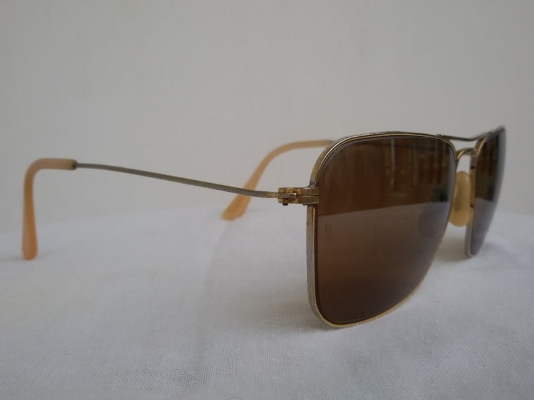 ขายแว่นกันแดด Vintage Ray Ban Caravan driving series B15 TGM