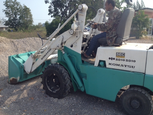 ขายด่วน ฟอร์คลิฟต์ Komatsu วางเครืองอีสุมังกรทอง เกียรธรรมดา ช่วงล่างแน่น เพียง 120000