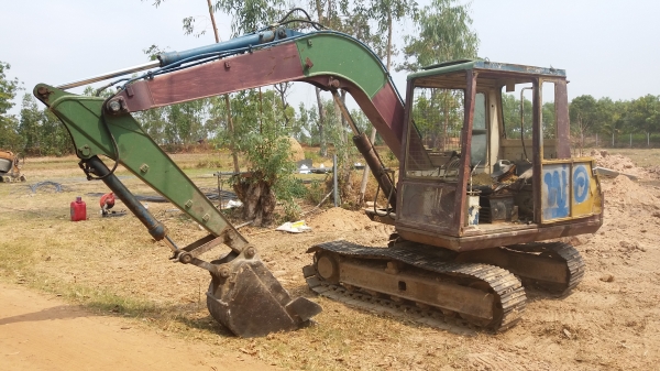 ขาย 235,000 KOMATSU pc 60-5 เครื่องดี ปั้มแรง เอวแน่น ช่วงล่วงดี(รถทำงานอยู่) รถอยู่ ศรีเกษ 090-772-3710 090-772-3708