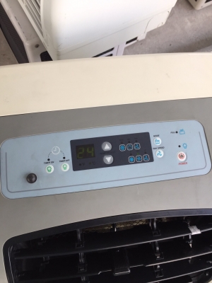 **** ขายแอร์เคลื่อนที่ YORK 12500 BTU สภาพดี **** **** ขายแอร์เคลื่อนที่ YORK 12500 BTU สภาพดี ****