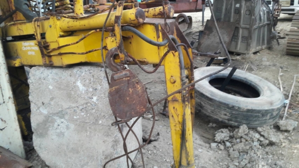 เครนติดหลังรถกระบะ 4ล้อเล็ก,6ล้อเล็ก  ยี่ห้อUNIC  CB10-12S  3ปลอก2ชัก ขายราคา 38,000 บาท