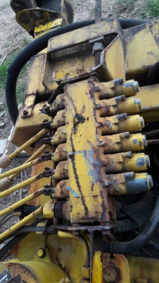 เครนติดหลังรถกระบะ 4ล้อเล็ก,6ล้อเล็ก  ยี่ห้อUNIC  CB10-12S  3ปลอก2ชัก ขายราคา 38,000 บาท