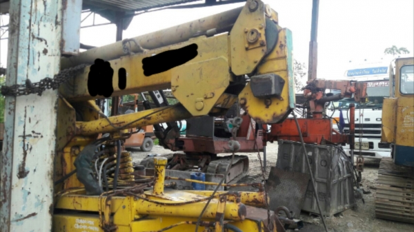 เครนติดหลังรถกระบะ 4ล้อเล็ก,6ล้อเล็ก  ยี่ห้อUNIC  CB10-12S  3ปลอก2ชัก ขายราคา 38,000 บาท