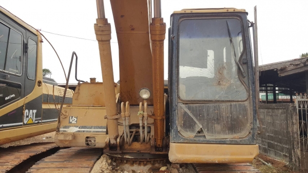 ขาย แบคโฮ CAT 320 V.2 เครื่องเดิมแน่นๆ ปั้มดี ช่วงล่างเต็ม ระบบไฟครบ เอกสารเล่มทะเบียนครบ