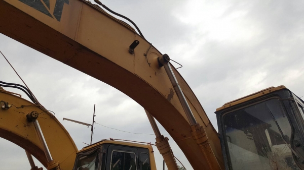 ขาย แบคโฮ CAT 320 V.2 เครื่องเดิมแน่นๆ ปั้มดี ช่วงล่างเต็ม ระบบไฟครบ เอกสารเล่มทะเบียนครบ