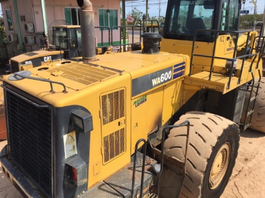ขายรถตักล้อยาง KOMATSU WA600-6 รถนอกนำเข้าจากญี่ปุ่น สภาพสวยพร้อมใช้ มีVDOการทำงานครับ