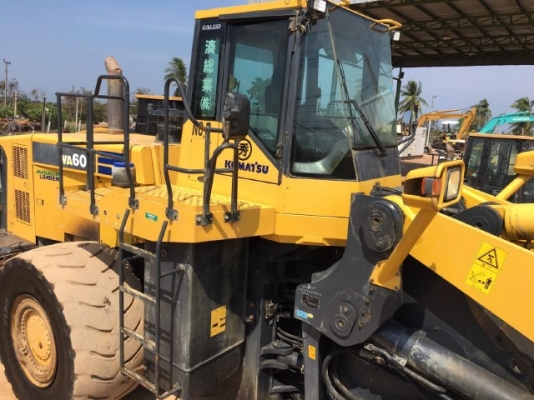 ขายรถตักล้อยาง KOMATSU WA600-6 รถนอกนำเข้าจากญี่ปุ่น สภาพสวยพร้อมใช้ มีVDOการทำงานครับ