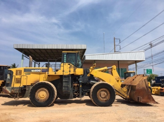 ขายรถตักล้อยาง KOMATSU WA600-6 รถนอกนำเข้าจากญี่ปุ่น สภาพสวยพร้อมใช้ มีVDOการทำงานครับ