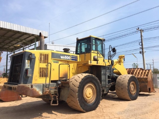 ขายรถตักล้อยาง KOMATSU WA600-6 รถนอกนำเข้าจากญี่ปุ่น สภาพสวยพร้อมใช้ มีVDOการทำงานครับ