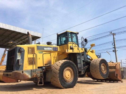 ขายรถตักล้อยาง KOMATSU WA600-6 รถนอกนำเข้าจากญี่ปุ่น สภาพสวยพร้อมใช้ มีVDOการทำงานครับ