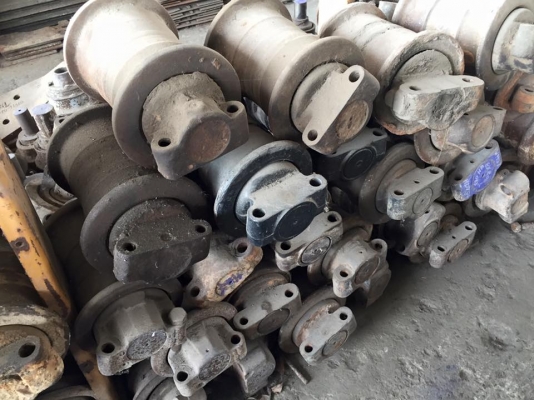 โรลเลอร์รถขุด KATO HD700 เก่าญี่ปุ่น ราคา 2,000 บาท