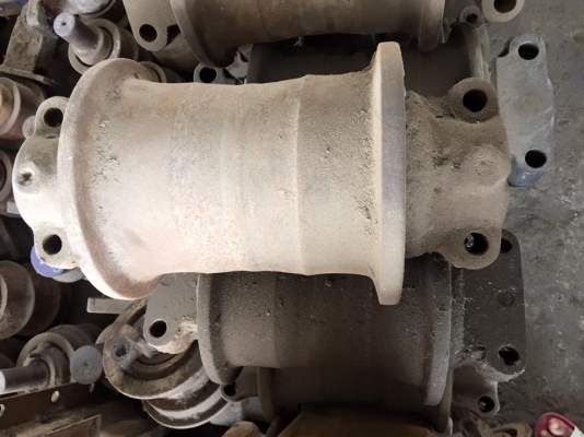 โรลเลอร์รถขุด KATO HD700 เก่าญี่ปุ่น ราคา 2,000 บาท