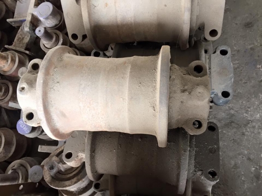 โรลเลอร์รถขุด KATO HD700 เก่าญี่ปุ่น ราคา 2,000 บาท