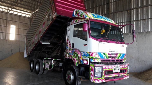 ISUZU360 แรงปี 56 ราคา 2,350,000 บาท แม่เดี่ยว  สวยสุด ๆ วิ่ง น้อยมาก 96,400 กม ติด GPS และ ประกันชัน 3 รถพร้อมใช้ เอกสารเล่มทะเบียน.