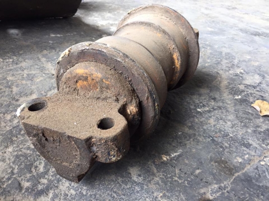 โรลเลอร์รถขุด SUMITOMO 2650 เก่าญี่ปุ่น ราคา 2,000 บาท