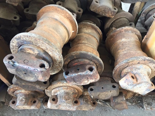 โรลเลอร์รถขุด HITACHI EX 200-1 เก่าญี่ปุ่น ราคา 2,000 บาท