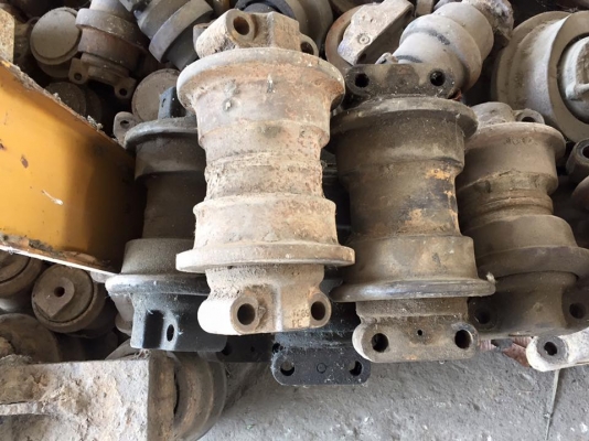 โรลเลอร์รถขุด CAT 312 เก่าญี่ปุ่น ราคา 2,000 บาท