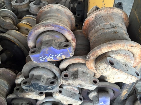 โรลเลอร์รถขุด KOBELCO SK 60-5 เก่าเช็คนอกญี่ปุ่น ราคา 2,000 บาท