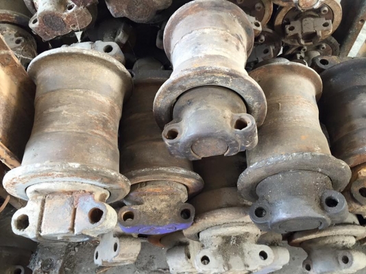 โรลเลอร์รถขุด KOBELCO SK200-3 เก่าญี่ปุ่น ราคา 2,000 บาท