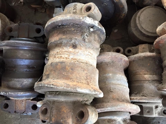 โรลเลอร์รถขุด KOBELCO SK120-3-5 เก่าญี่ปุ่น ราคา 1,800 บาท