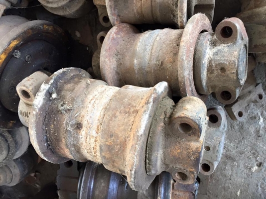 โรลเลอร์รถขุด KOBELCO SK120-3-5 เก่าญี่ปุ่น ราคา 1,800 บาท