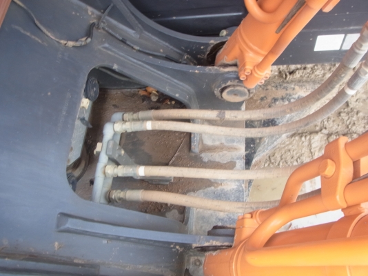 ขายรถแบคโฮ HITACHI ZX200-5G ใช้งาน 6,xxx ชม. สภาพเต็มทุกระบบ แรง ขายรถแบคโฮ HITACHI ZX200-5G ใช้งาน 6,xxx ชม. สภาพเต็มทุกระบบ แรง