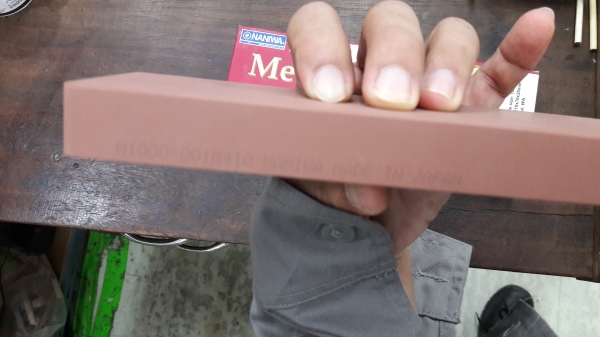 ขายหินลับมีดตรากุ้งขนาดใหญ่1000กิต NANIWA Made in Japan.