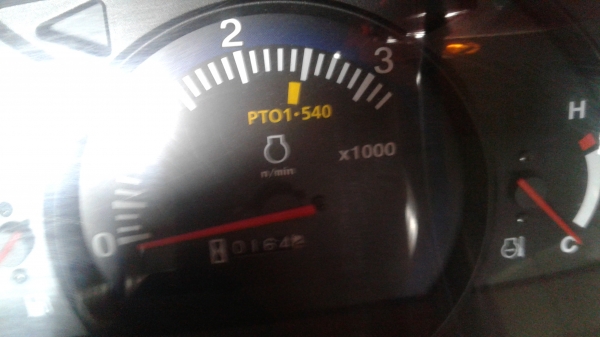 ขายด่วนๆรถไถ  สภาพใหม่มากกเหมือนออกใหม่  วิงแค่164ชม.  รถออกปี2559 พร้อมดันหน้าและโรตารี่