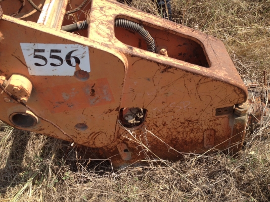 ขาย หัวแย็ก ใส่แบคโฮ PC 200 ต้องไล่ระบบลม นิดหน่อย ขายด่วนเพียง  65000