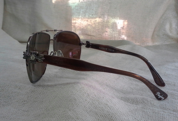 แว่นตากระต่ายหนุ่มที่ดวงจันทร์หมายปอง USA ตัวแท้! Authentic PLAYBOY handmade in USA บิ๊กไซซ์! แว่นตากระต่ายหนุ่มที่ดวงจันทร์หมายปอง USA ตัวแท้! Authentic PLAYBOY handmade in USA บิ๊กไซซ์!