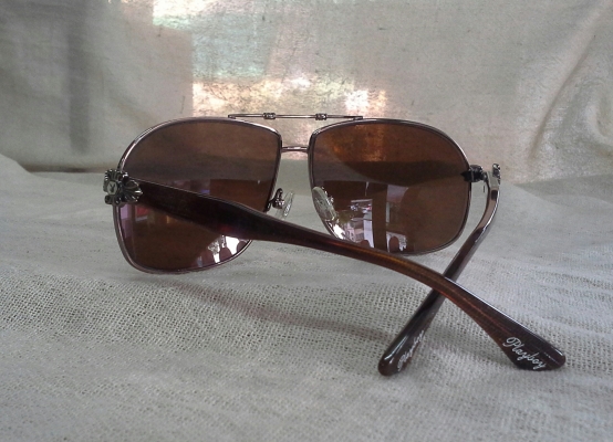 แว่นตากระต่ายหนุ่มที่ดวงจันทร์หมายปอง USA ตัวแท้! Authentic PLAYBOY handmade in USA บิ๊กไซซ์! แว่นตากระต่ายหนุ่มที่ดวงจันทร์หมายปอง USA ตัวแท้! Authentic PLAYBOY handmade in USA บิ๊กไซซ์!