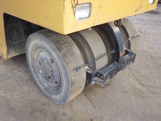 รถบดล้อยาง9ล้อ ยี่ห้อDynapac รุ่นCP20