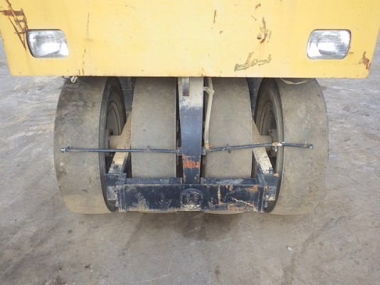 รถบดล้อยาง9ล้อ ยี่ห้อDynapac รุ่นCP20