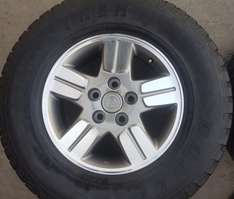ขายล้อTOYOTA 15 5รู ยาง235/70/15 4 ล้อ