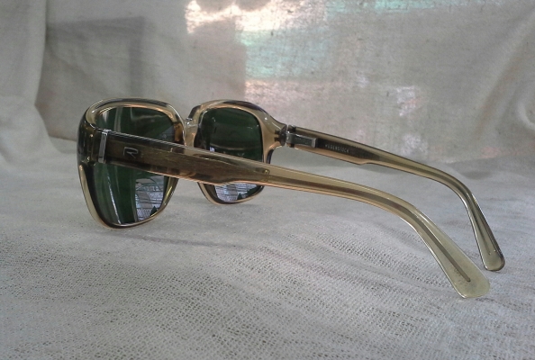 แว่นตาเทพเจ้าของชาวเยอรมัน วินเทจยุค '70s RODENSTOCK Exclusive handmade in Germany บิ๊กไซซ์! แว่นตาเทพเจ้าของชาวเยอรมัน วินเทจยุค '70s RODENSTOCK Exclusive handmade in Germany บิ๊กไซซ์!