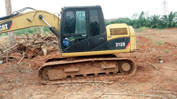 ขายรถแบคโฮ CAT 312 D ไมล์ 6000 ชม.ราคา 1250000 ขายรถแบคโฮ CAT 312 D ไมล์ 6000 ชม.ราคา 1250000