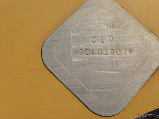 ขายด่วนแม็คโคร CAT320  V-2 สภาพพร้อมใช้งาน เครื่องปั้มเดิม ไฟฟ้าอยู่ ช่วงล่างสวย รถพร้อมทำงาน เอกสารเล่มทะเบียน