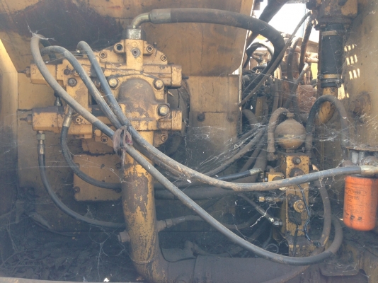 ขายด่วนแม็คโคร CAT320  V-2 สภาพพร้อมใช้งาน เครื่องปั้มเดิม ไฟฟ้าอยู่ ช่วงล่างสวย รถพร้อมทำงาน เอกสารเล่มทะเบียน