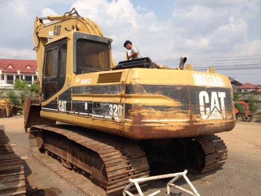ขายด่วนแม็คโคร CAT320  V-2 สภาพพร้อมใช้งาน เครื่องปั้มเดิม ไฟฟ้าอยู่ ช่วงล่างสวย รถพร้อมทำงาน เอกสารเล่มทะเบียน
