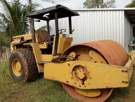 ขายด่วน รถบดBOMAG BW212 D-2 สั่นสะเทือน สองเพลา สภาพพร้อมใช้งาน เครื่อง ISUZU เครื่องปั้มดี สภาพยางสวย เอกสารเล่มทะเบียน