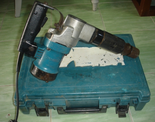 ขายเครื่องสกัดไฟฟ้า(แย็ก)ยี่ห้อmakitaรุ่นHM0810ของแท้(made in japan)พร้อมใช้งาน