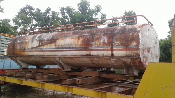 ถังน้ำใส่ 10 ล้อขนาด 12,000 ลิตร พึ่งถอดออกจากรถ