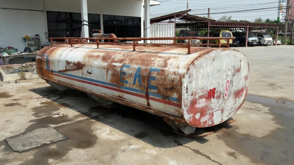 ถังน้ำใส่ 10 ล้อขนาด 12,000 ลิตร พึ่งถอดออกจากรถ