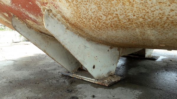 ถังน้ำใส่ 10 ล้อขนาด 12,000 ลิตร พึ่งถอดออกจากรถ