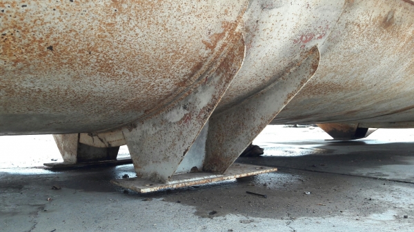 ถังน้ำใส่ 10 ล้อขนาด 12,000 ลิตร พึ่งถอดออกจากรถ